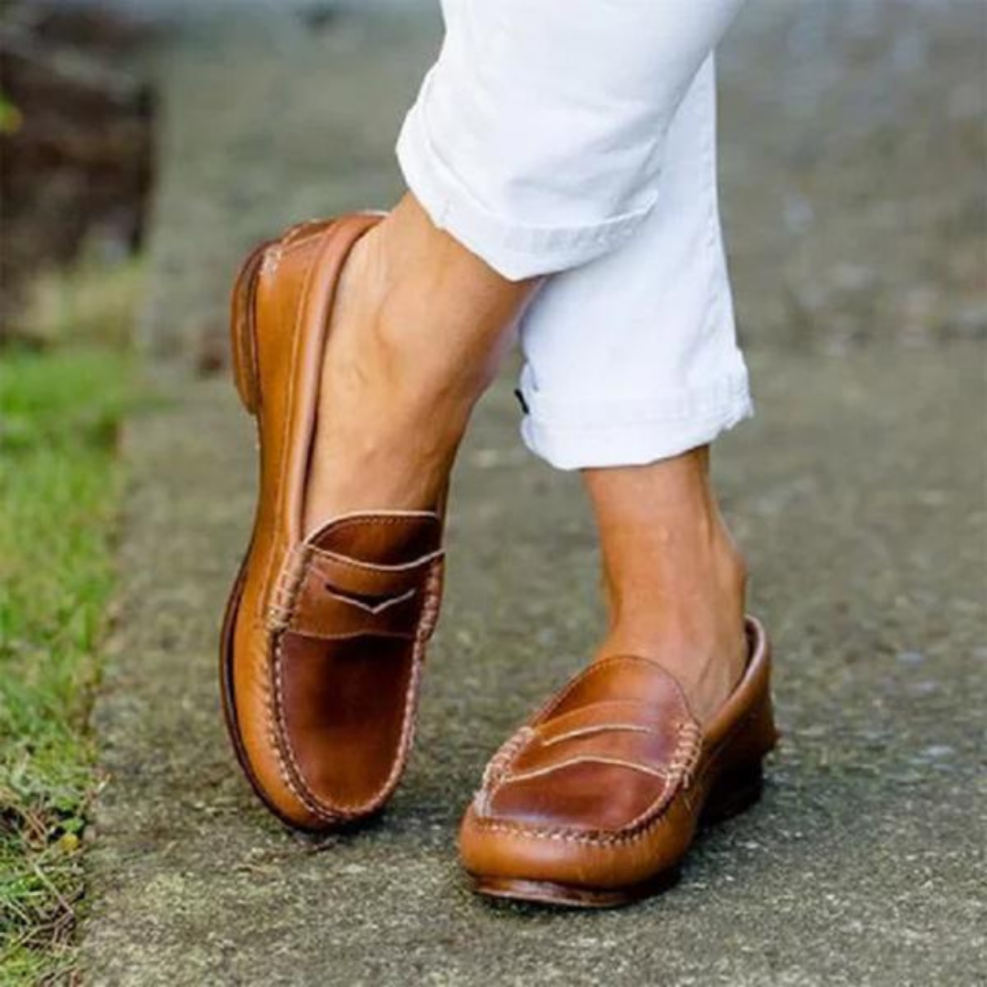 Classic Lightweight Comfortable Slip‑On Slippers for Women